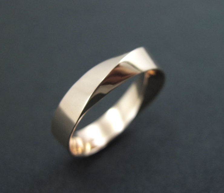 Mobius wedding ring 14k/18K Gold, 6mm wide mobius wedding band